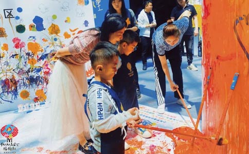 杨梅红艺术教育今天给大家分享家长对画画的误区，看看有没有你？