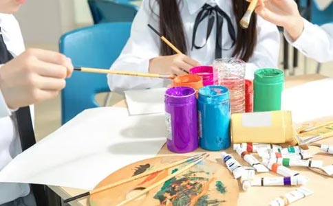 福州杨梅红艺术教育根据孩子年龄划分清晰班型