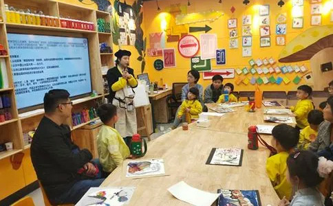 杨梅红少儿美术老师注重培养孩子创新思维